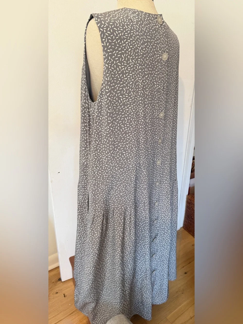 100% Silk Lafayette 148 NY Gray Midi Dress with White Confetti Print (Lined) - Picture 5 of 8